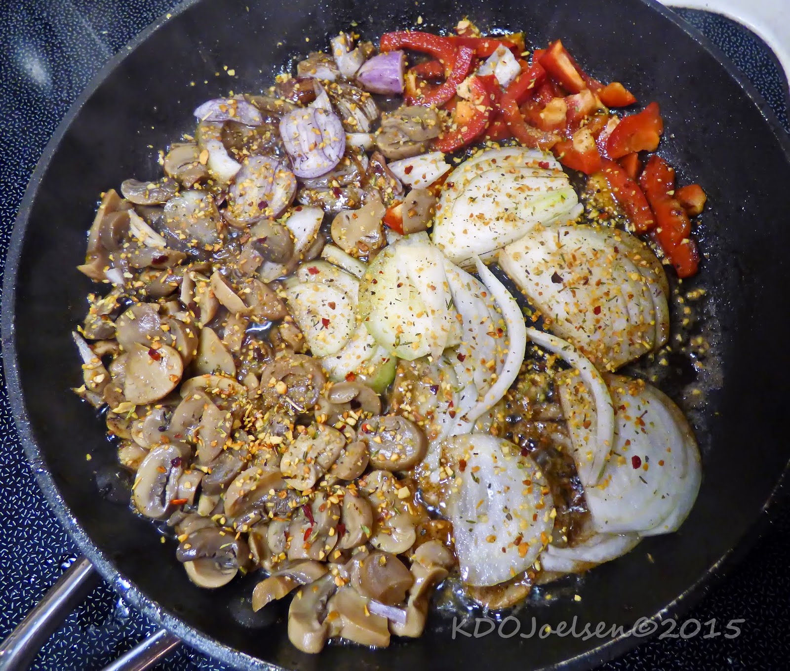  Mushrooms, Onions, Red Bell Peppers, Seasoning Shallots,